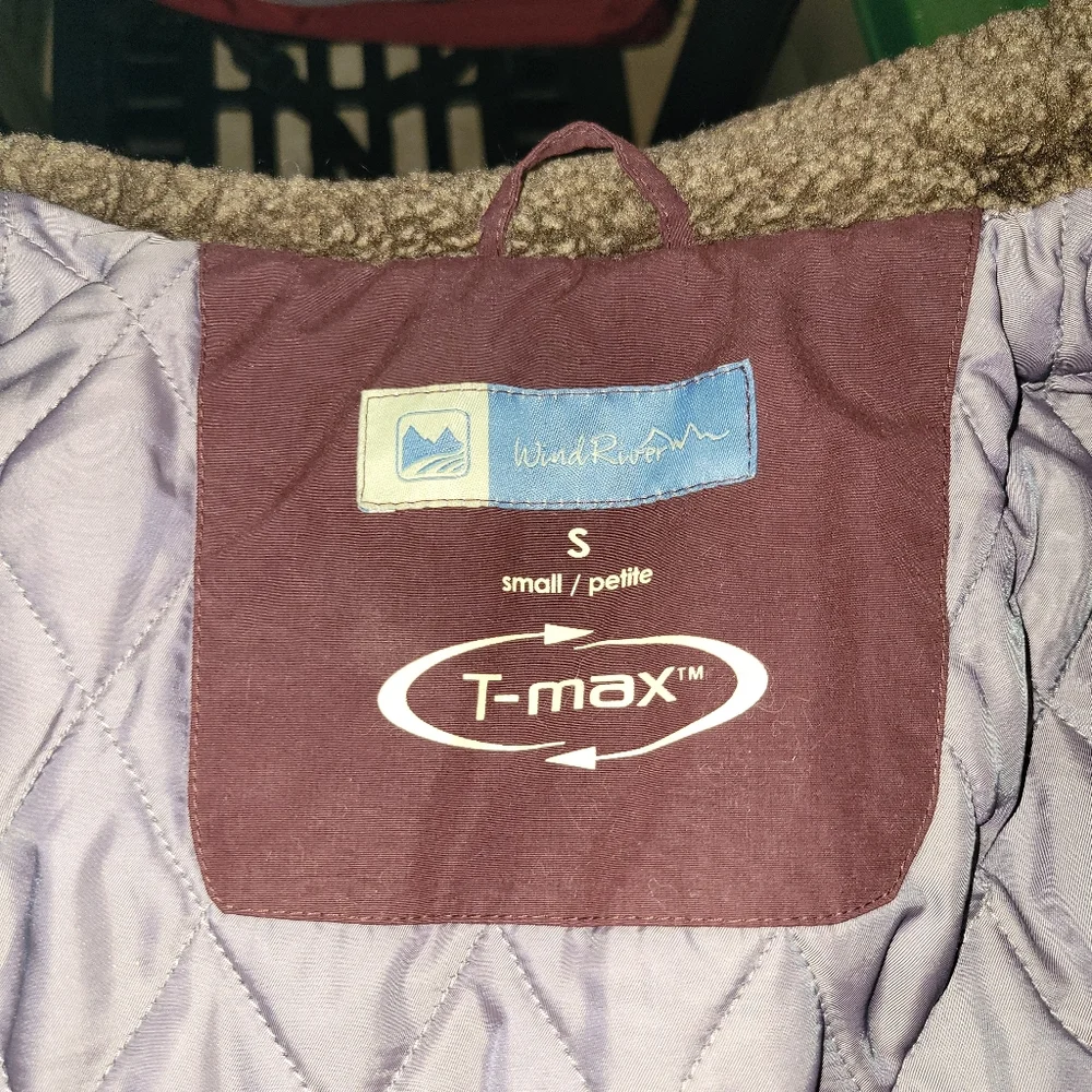 Women's Burgundy Jacket with Sherpa Lining Collor Size Small With Pockets - Picture 5 of 12